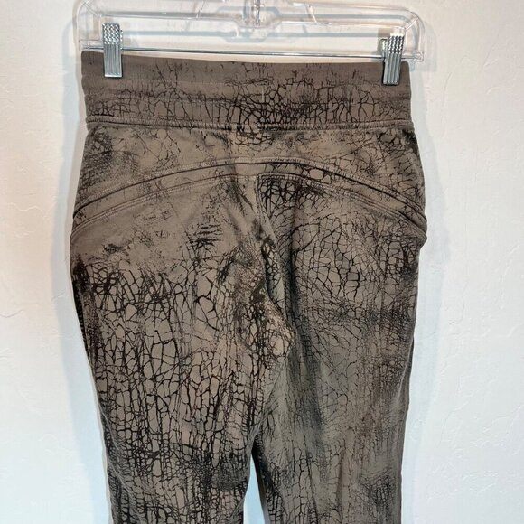 Lululemon Warm Down Joggers 7/8 Length Thread Dye Rover Black Size 4 sweatpants - Picture 8 of 11